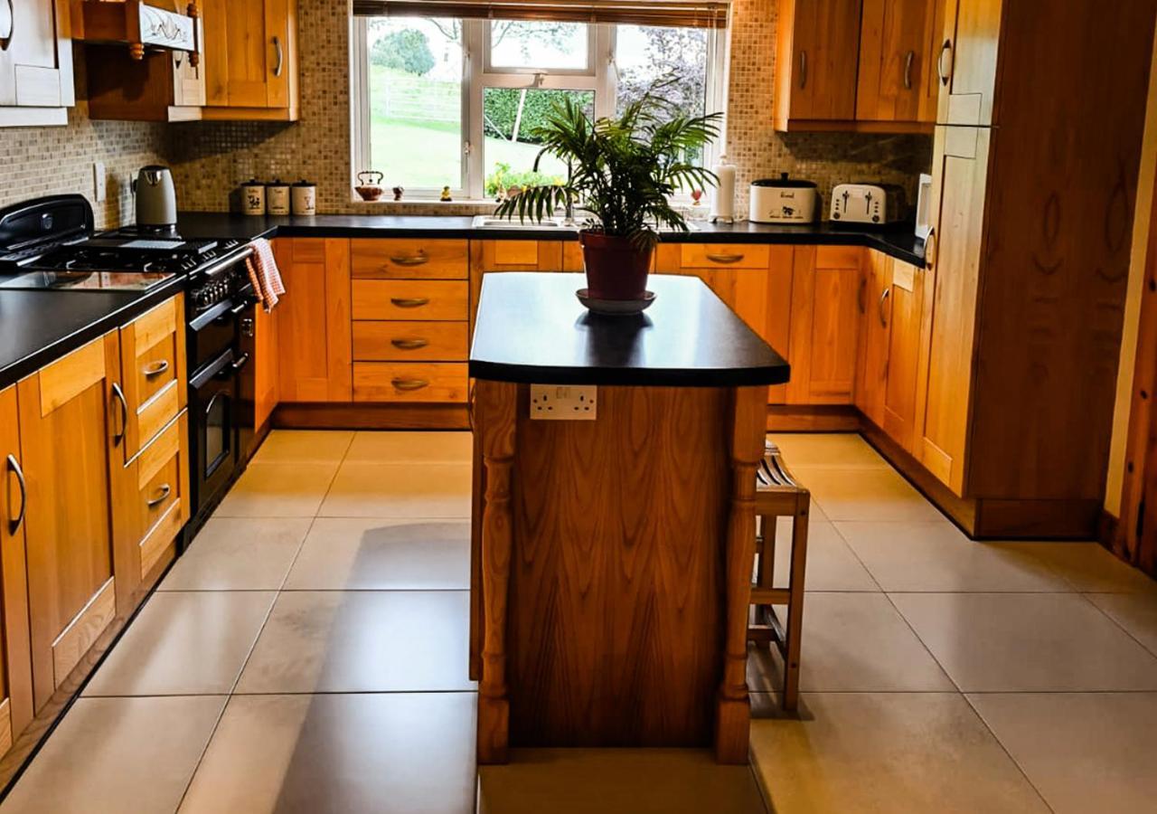 Moat Holiday Rental Lisnaskea Exterior foto